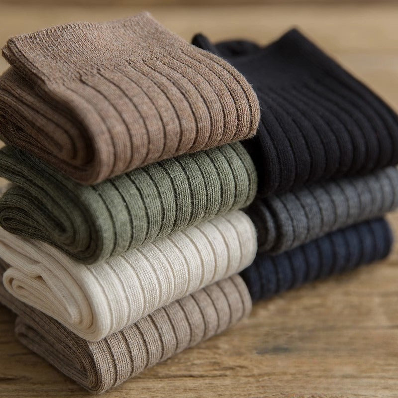 5 Pairs Of Men's Trendy Solid Crew Socks, Breathable Comfy Casual Unisex Socks For Men's Outdoor Wearing All Seasons Wearing